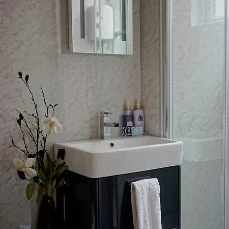 Bed & Breakfast Cartref 4*